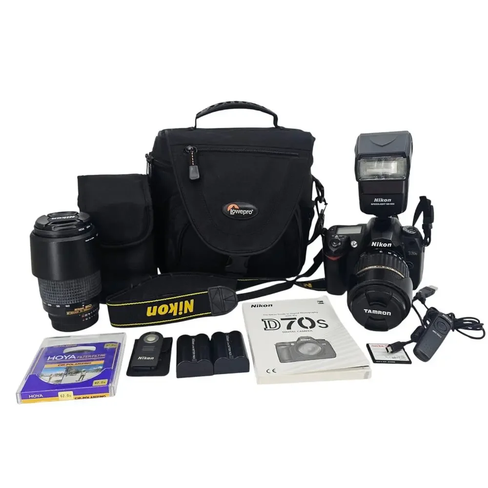 Nikon D70S 6.1MP Digital SLR Camera Kit 18-70mm Nikkor 4-5.6/70-300 TESTED
